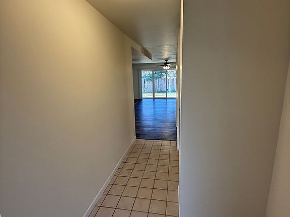 4th image of 225-229 N Thompson Rd #225