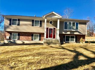 9 Ryder Ct, Stony Pt, NY 10980