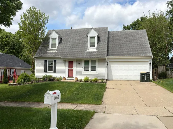 1050 Grenada Dr, Aurora, IL 60506