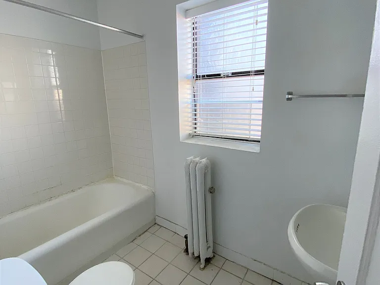 31505 W Wilson Ave #2E — Photo 3