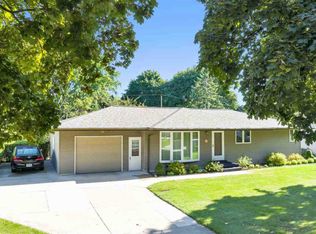 1094 Canterbury Rd, Green Bay, WI 54304