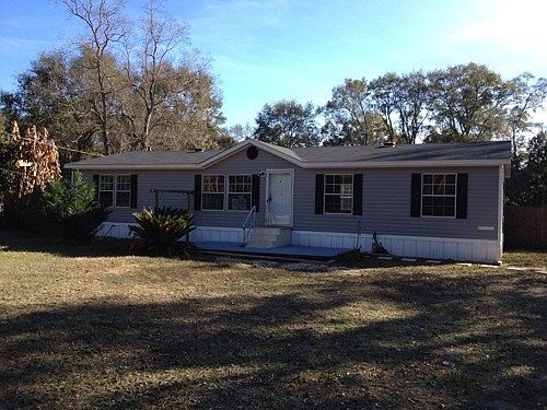 PERSONALITY AT THE FRONT ENTRANCE