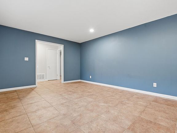 5th image of 1710 Myrick Rd