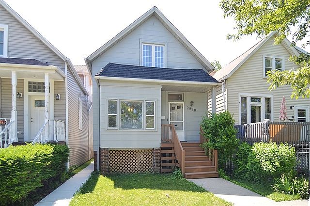1st image of 2920 N Fairfield Ave