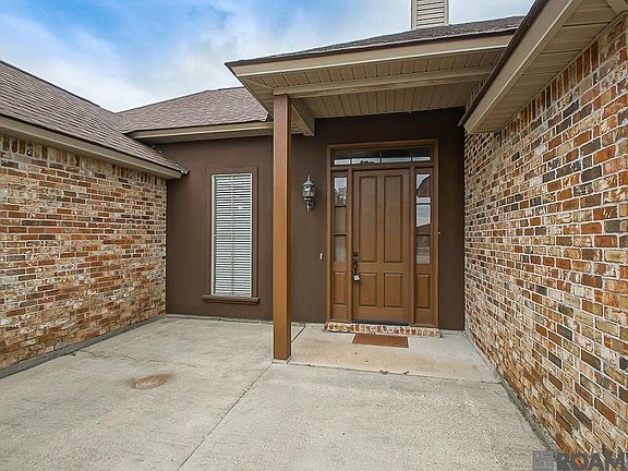 3rd image of 435 Lakeshore Dr