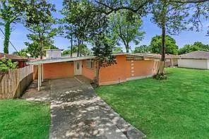 4743 Gawain Dr