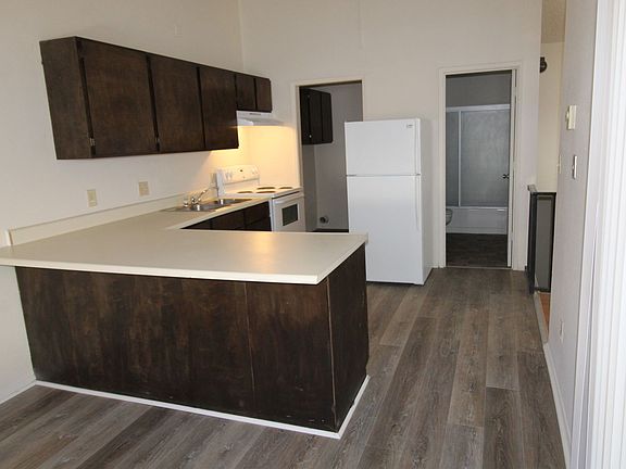 3rd image of 2332 Linda Vista Dr