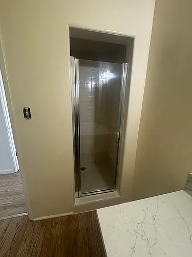 450 Midvale Ave Photo 1