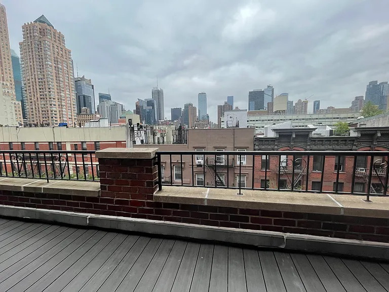 407 W 51st St #A — Photo 5