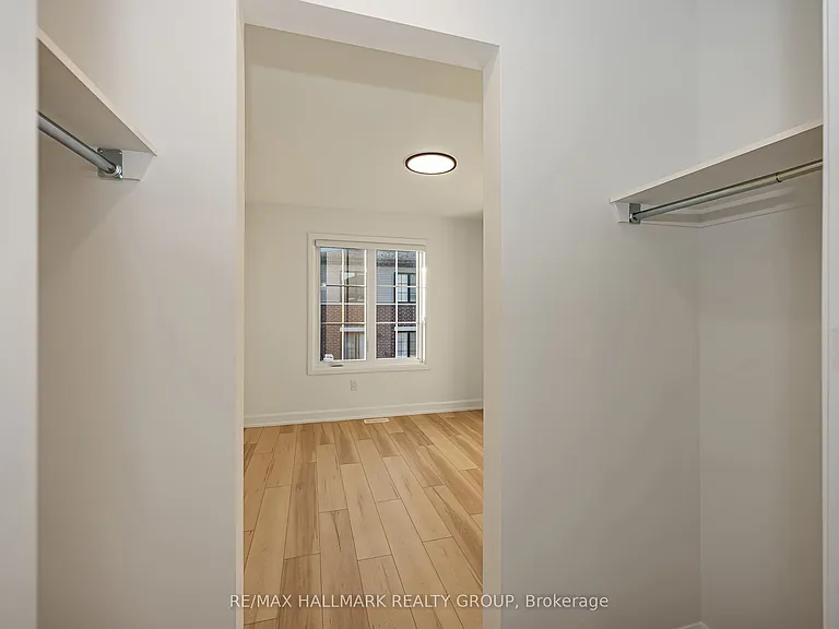 422 Rolling Meadow Cres — Photo 27