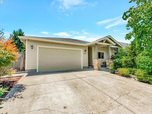 1071 Prairie Meadows Ave, Junction City, OR 97448