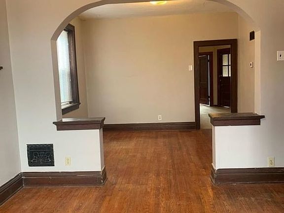 3rd image of 5428 Loughborough Ave APT 2E