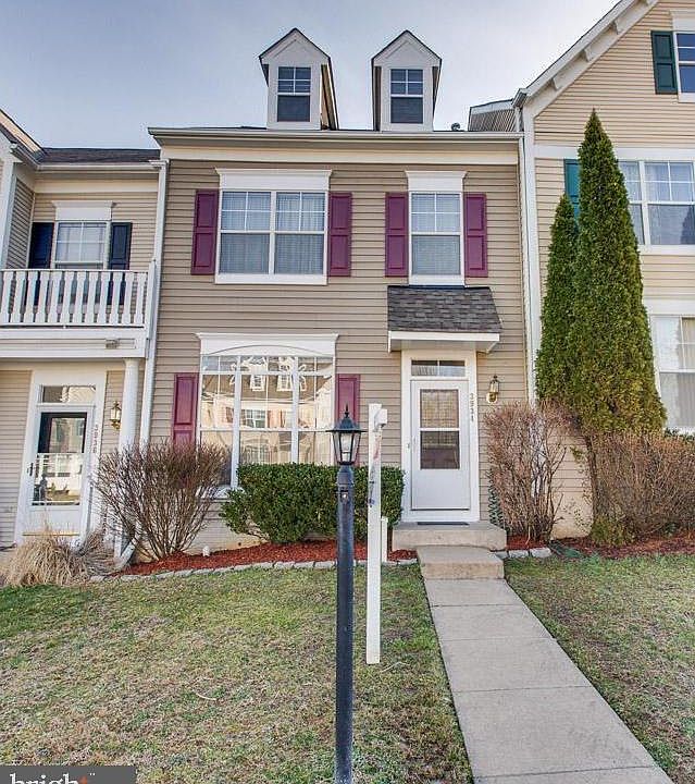 1st image of 3934 Hartlake St