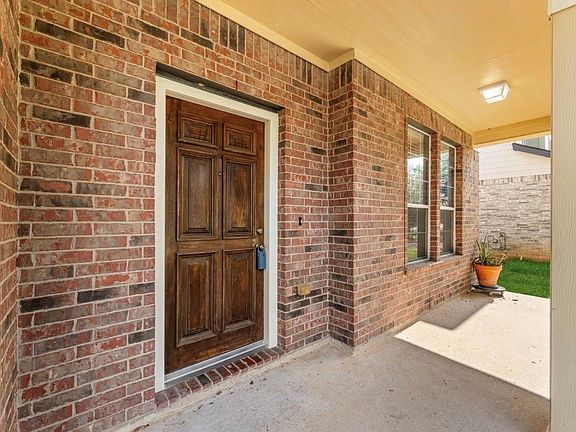 5th image of 18926 Cluster Oaks Dr