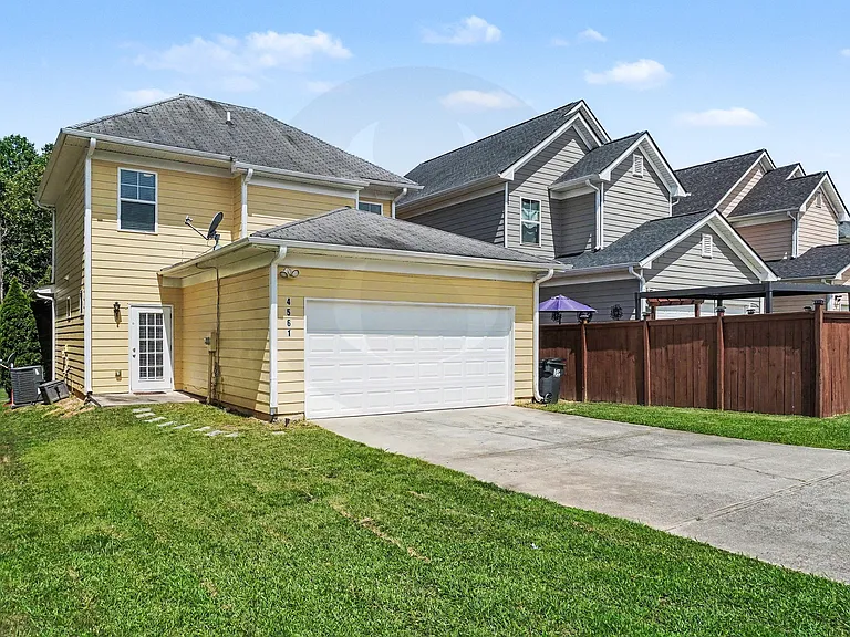 4561 Parkway Cir — Photo 27