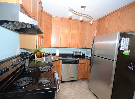 3rd image of 7428 Washington St #P36