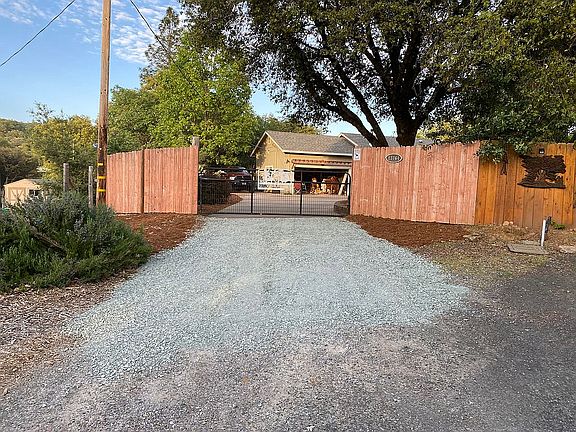 4th image of 13764 West Ct