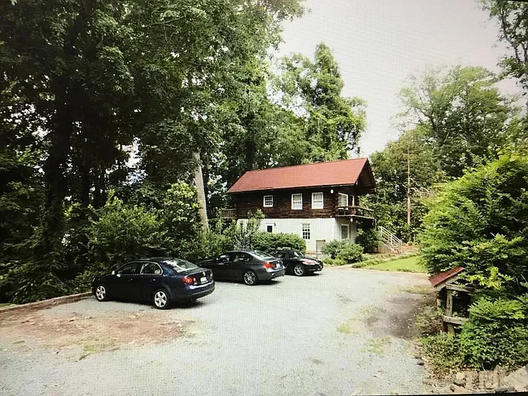 602 S Columbia St — Photo 14