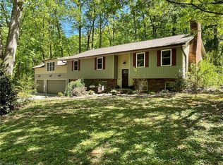 2805 Colchester Dr, Kernersville, NC 27284