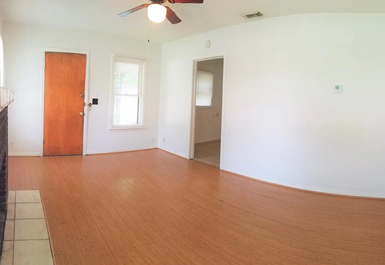 Cozy 3 Bedroom in Haltom City — Photo 3