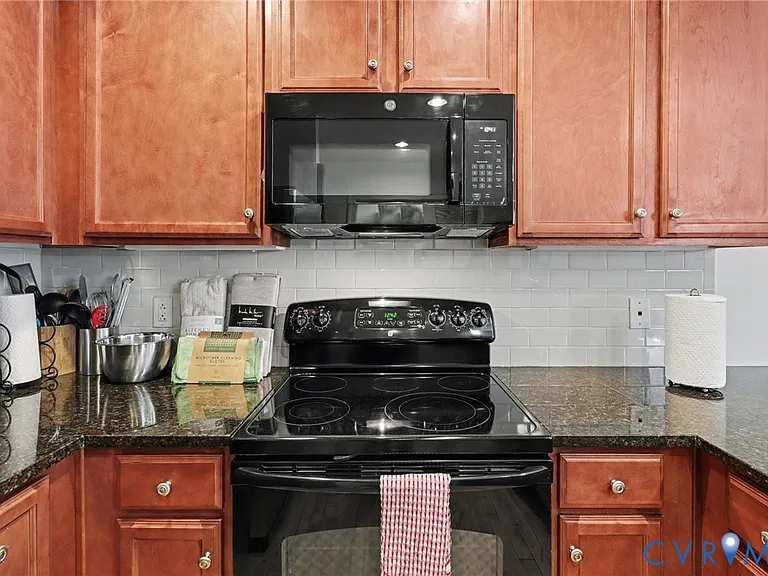 230 N 6th St #U325 — Photo 11