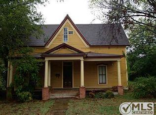 504 N Trinity St, Decatur, TX 76234