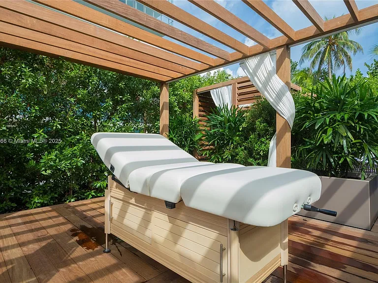 360 Ocean Dr #905S — Photo 42