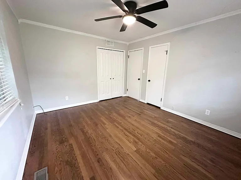 4307 N Indiana Ave — Photo 13