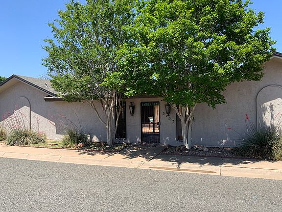 3rd image of 3452 Sequoia Cir