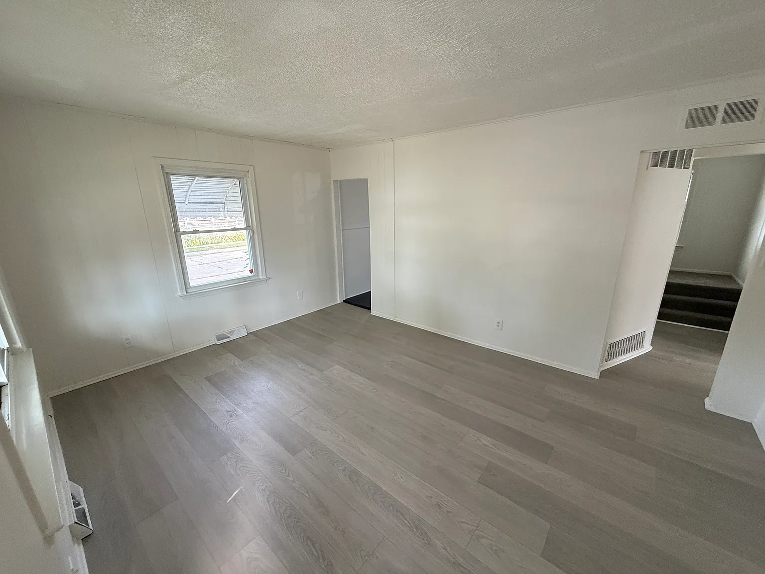 2 bed, 900 sqft, $1,250 — Photo 3