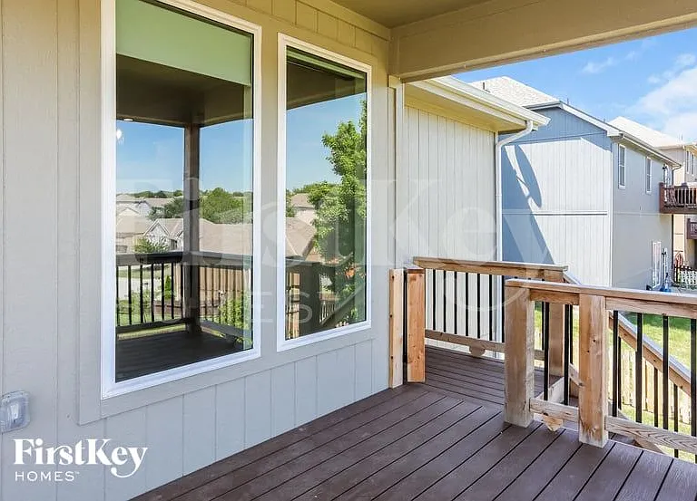 2217 NE Janessa Dr — Photo 15