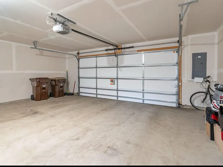 832 Roselyn Dr #831 — Photo 28