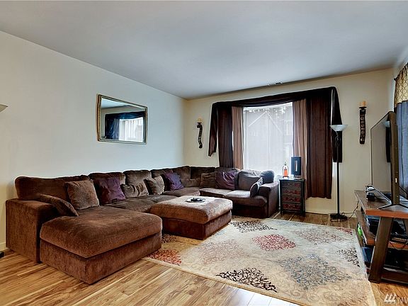 3rd image of 17240 117th Ave E
