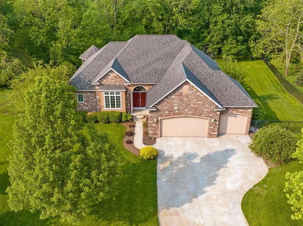 1193 S Honeybee Ct, Warsaw, IN 46580
