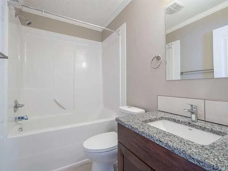 5215 52nd St #B — Photo 3