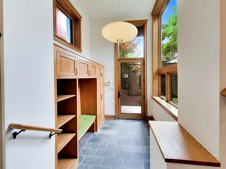 3752 N Wayne Ave — Photo 11