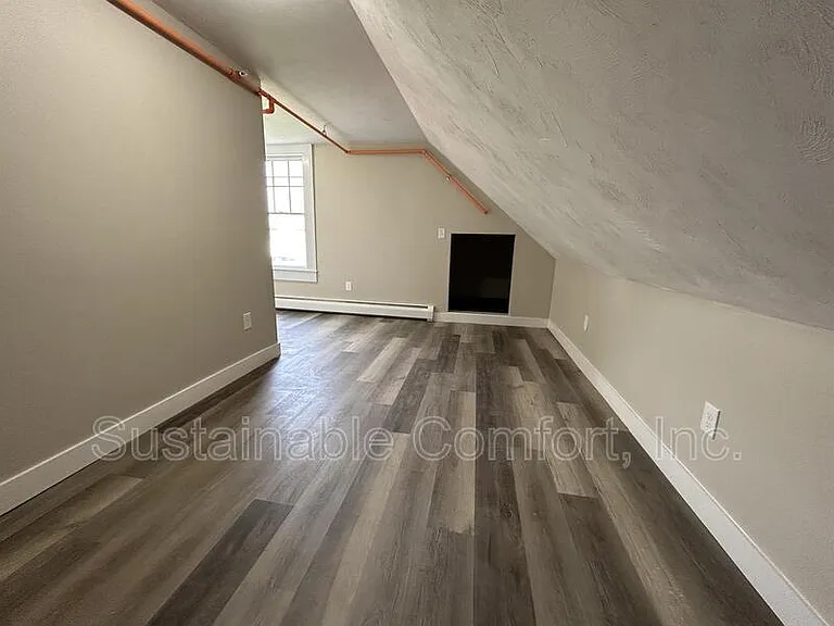 30 Roxbury St #3 — Photo 12