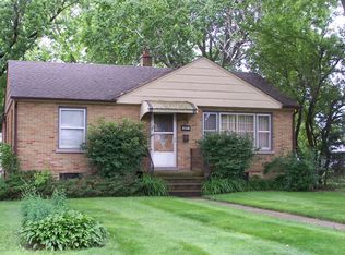 3911 Clearbrook Ave, McHenry, IL 60050