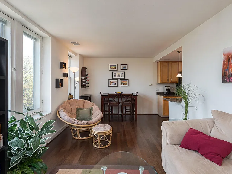 5330 Pershing Ave #502 — Photo 5