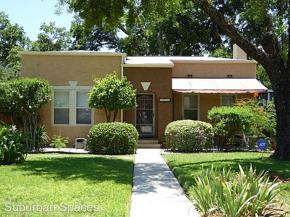 2nd image of 1726 W Magnolia Ave
