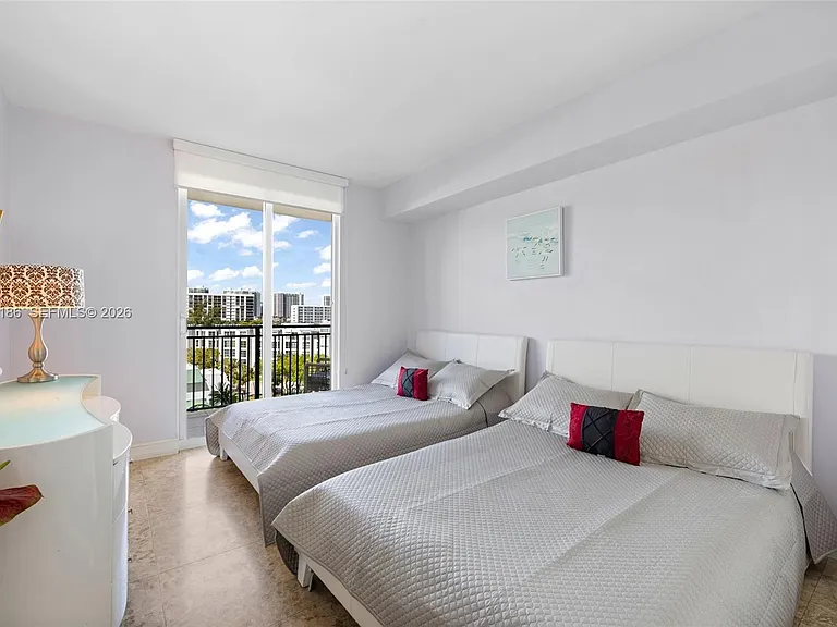 17555 Atlantic Blvd #708 — Photo 37