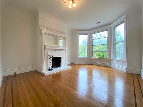 3rd image of 161 Henry St APT 10