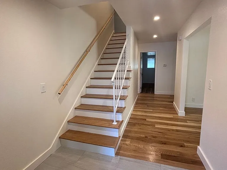 2227 Gainsborough Ave — Photo 2