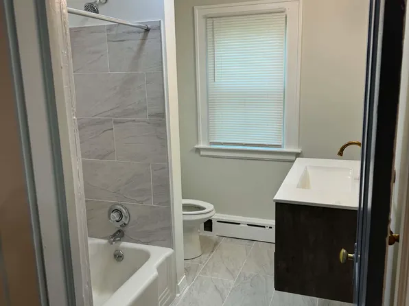 15 James St #17, Waterbury, CT 06708
