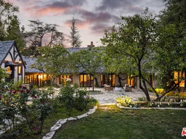 4934 Queen Florence Ln, Woodland Hills, CA 91364
