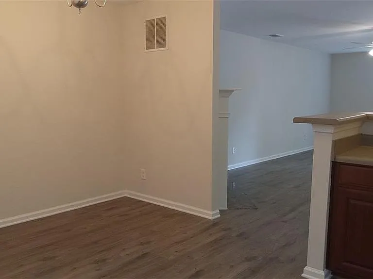 755 Crestwell Cir SW — Photo 9