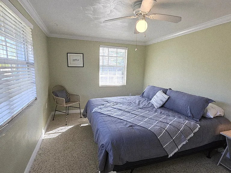 3rd bedroom-Queen