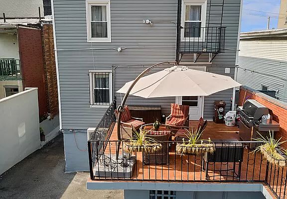 3rd image of 3060 Heath Ave