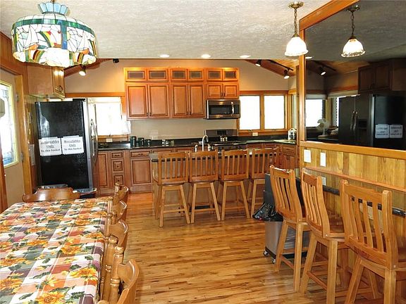 5th image of 4570 Lake Dr