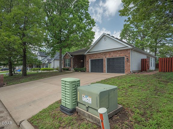 3rd image of 2007 E Sadie Ln